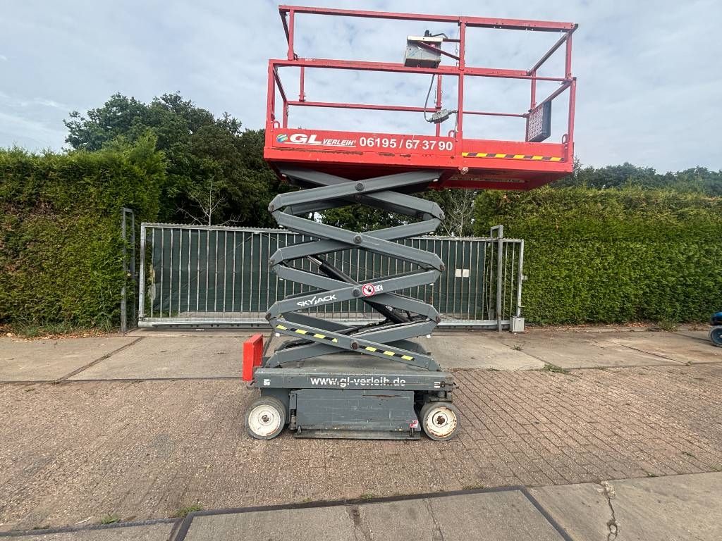 SkyJack SJ3219 schaarhoogwerker 8m hoogwerker