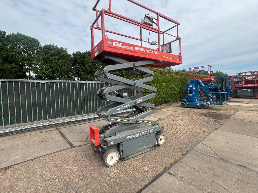 SkyJack SJ3219 schaarhoogwerker 8m hoogwerker