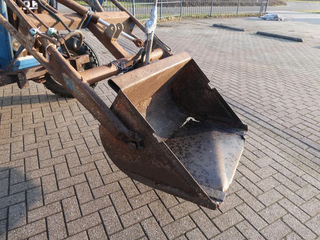 Ford 4100 2wd / 4521 Draaiuren / Voorlader