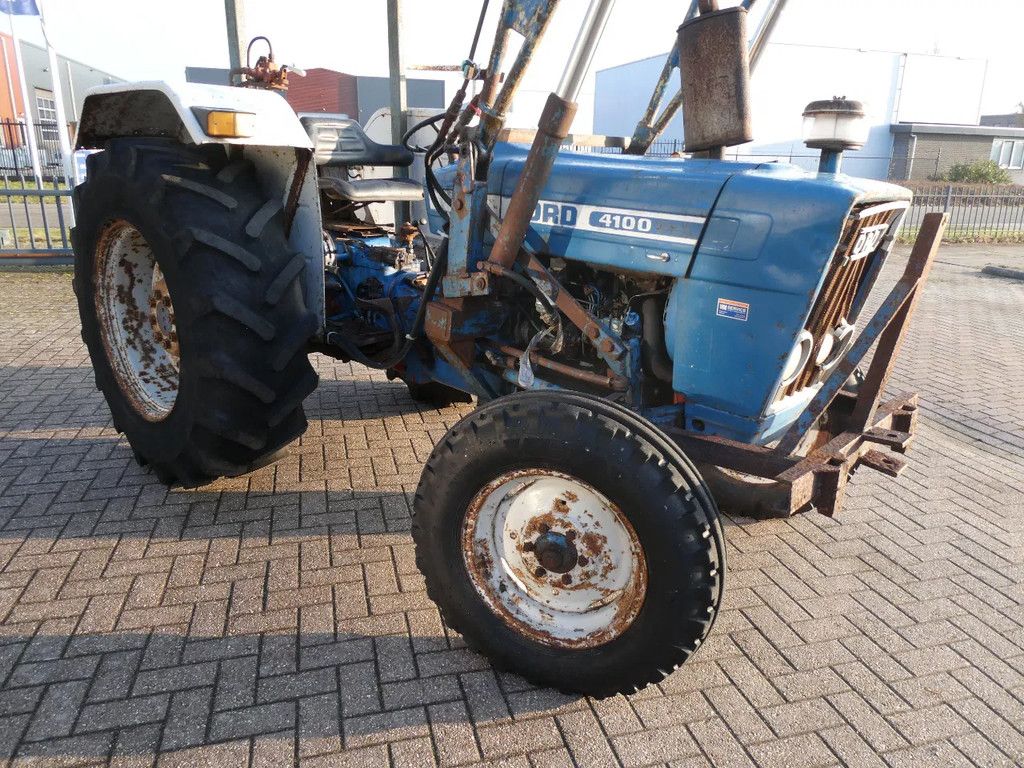 Ford 4100 2wd / 4521 Draaiuren / Voorlader