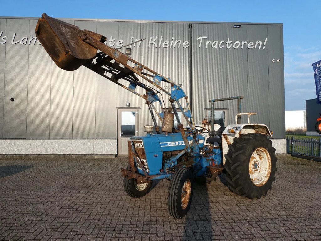 Ford 4100 2wd / 4521 Draaiuren / Voorlader
