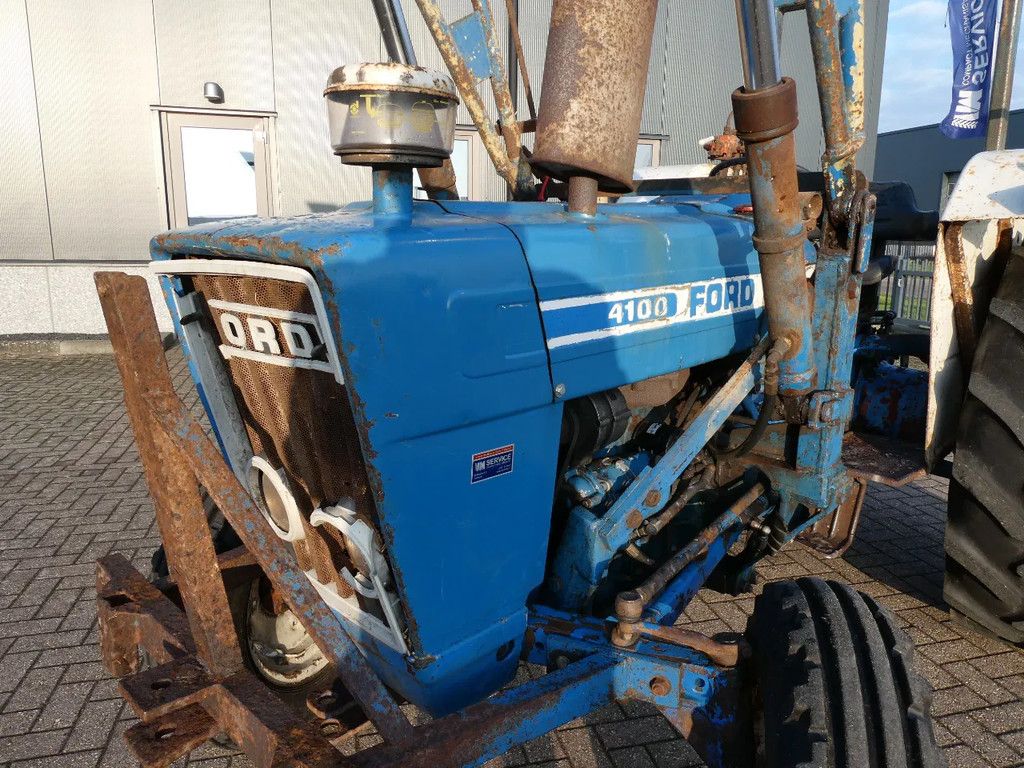 Ford 4100 2wd / 4521 Draaiuren / Voorlader