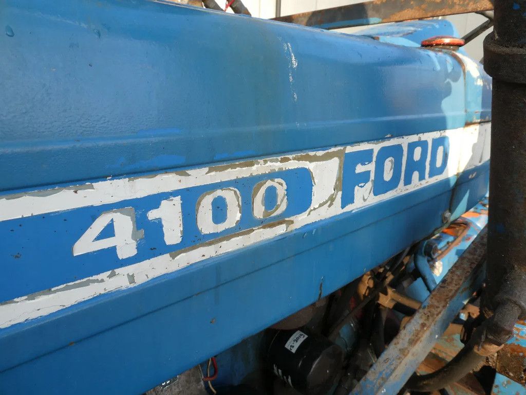 Ford 4100 2wd / 4521 Draaiuren / Voorlader