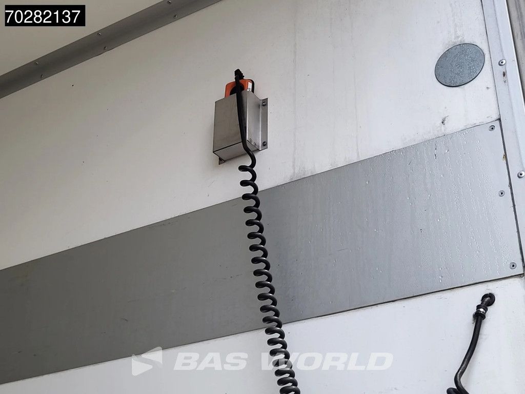 Mercedes Atego Atego 1524 4X2 16t Thermo king T1200-R 1500kg Zepro tailgate Euro 6