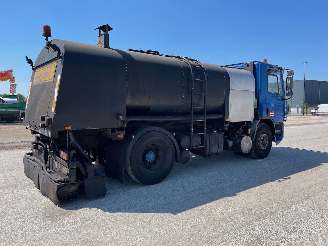 DAF 75 bitumen spuitwagen