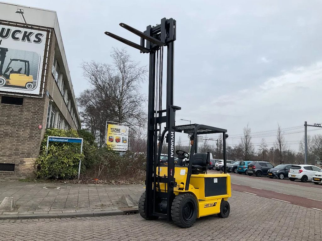 Hyundai HBF32-7 2900KG 4.50METER HEFTRUCK