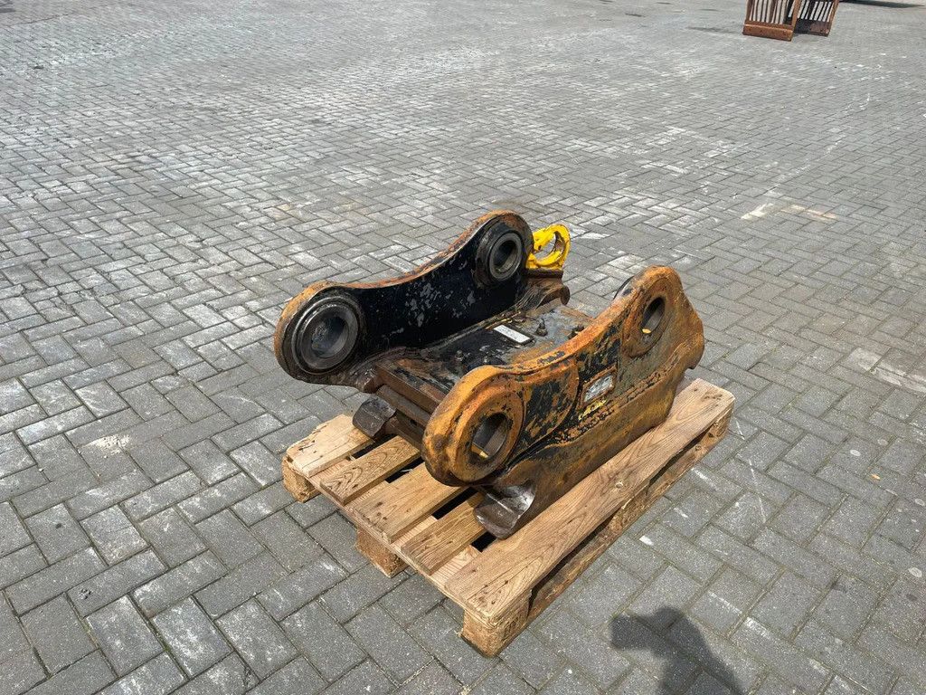 Klepp Mek KM90-D | HYDRAULIC QUICK COUPLER | SNELWISSEL | SCHNELLWECHSLER