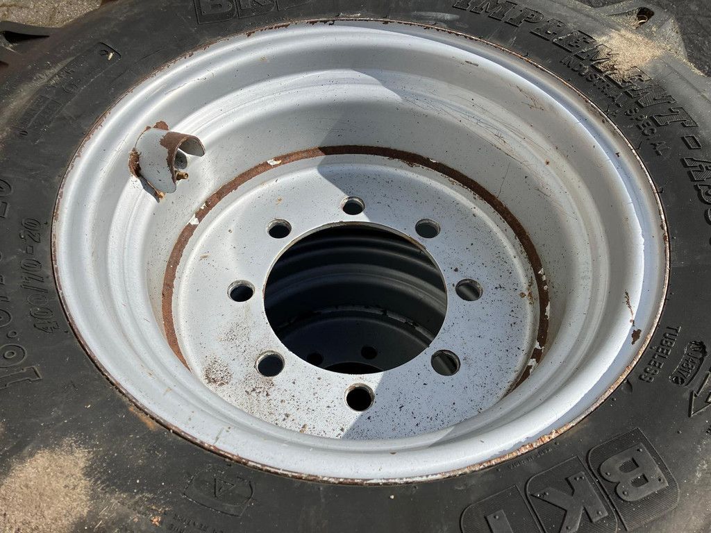 BKT 16.0/70-20 Banden