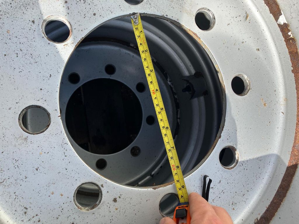 BKT 16.0/70-20 Banden