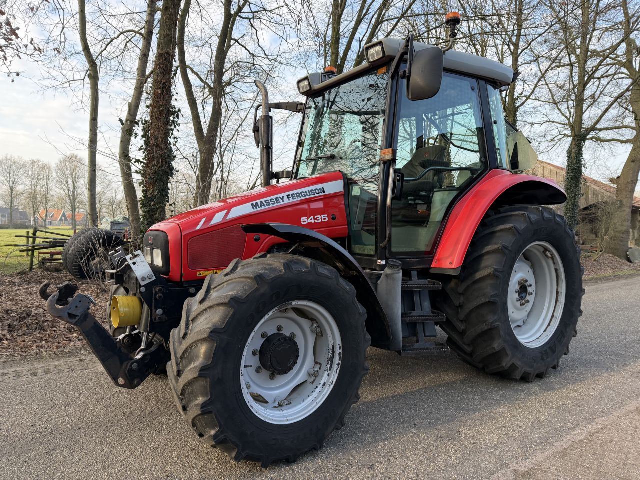 Massey Ferguson 5435