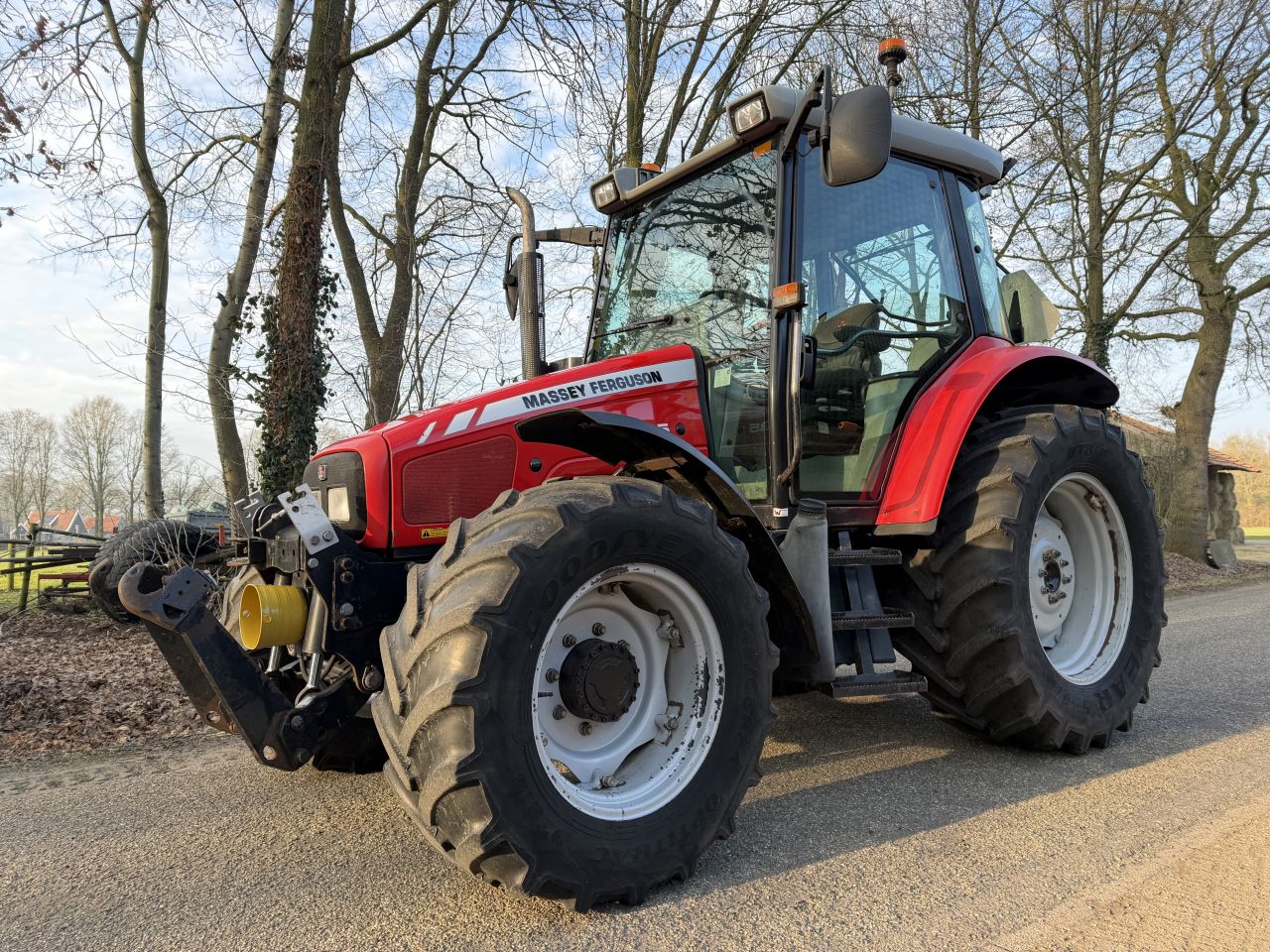 Massey Ferguson 5435