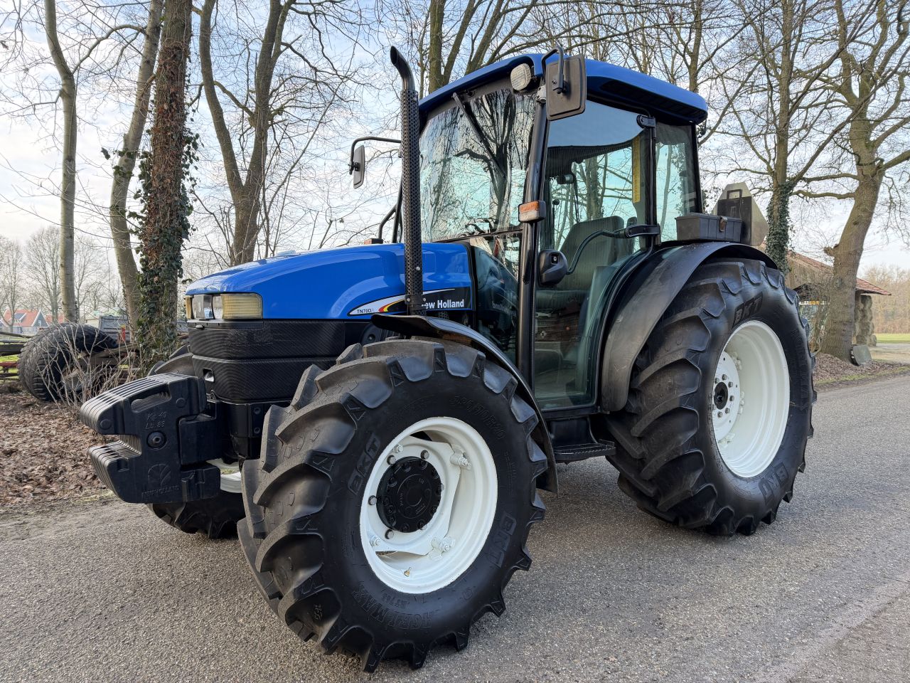 New Holland TN70DA