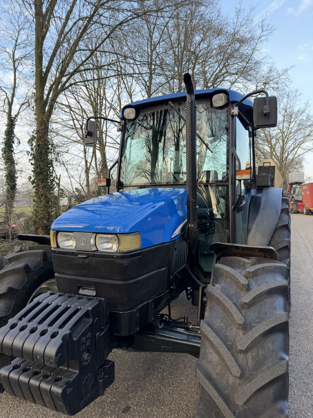 New Holland TN70DA