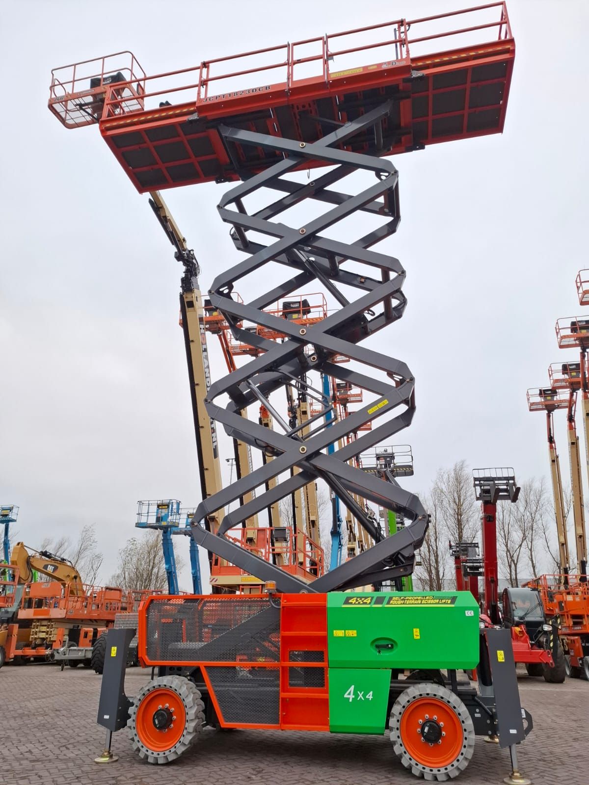 DINGLI Scissor Lift - Compact & Efficient for indoor and outdoor