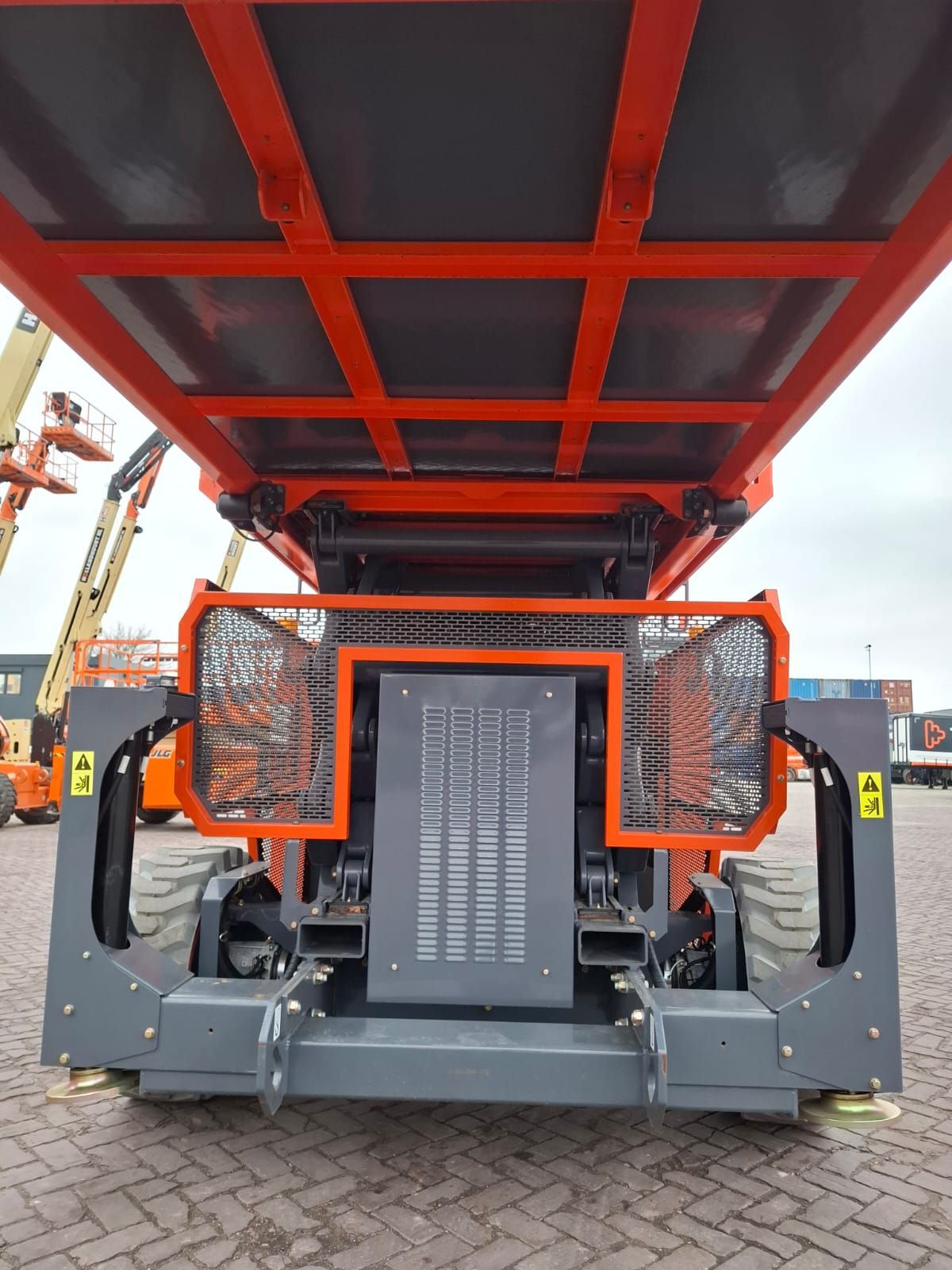 DINGLI Scissor Lift - Compact & Efficient for indoor and outdoor