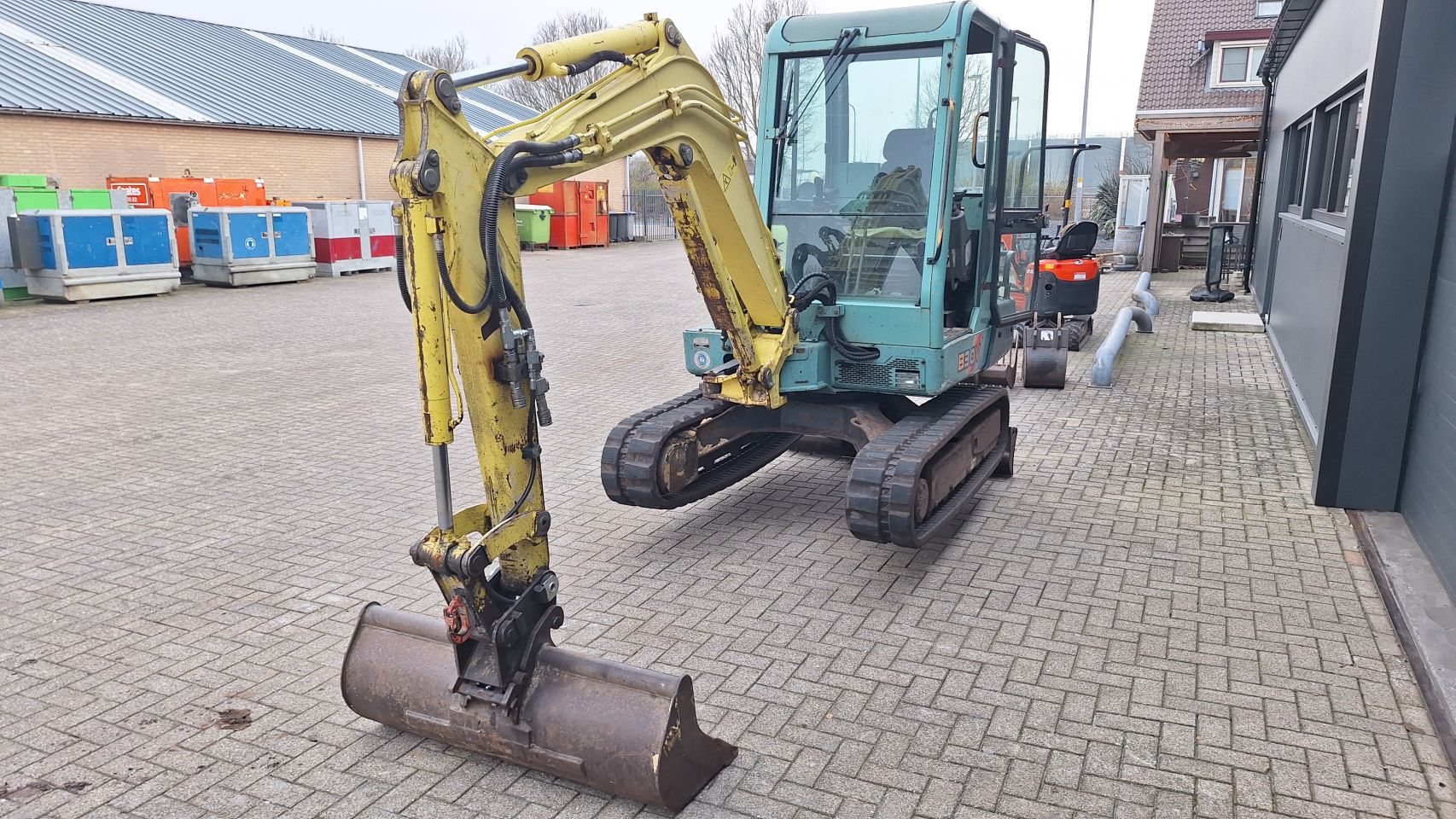 Yanmar B30-V hydr snelwissel met 4 bakken