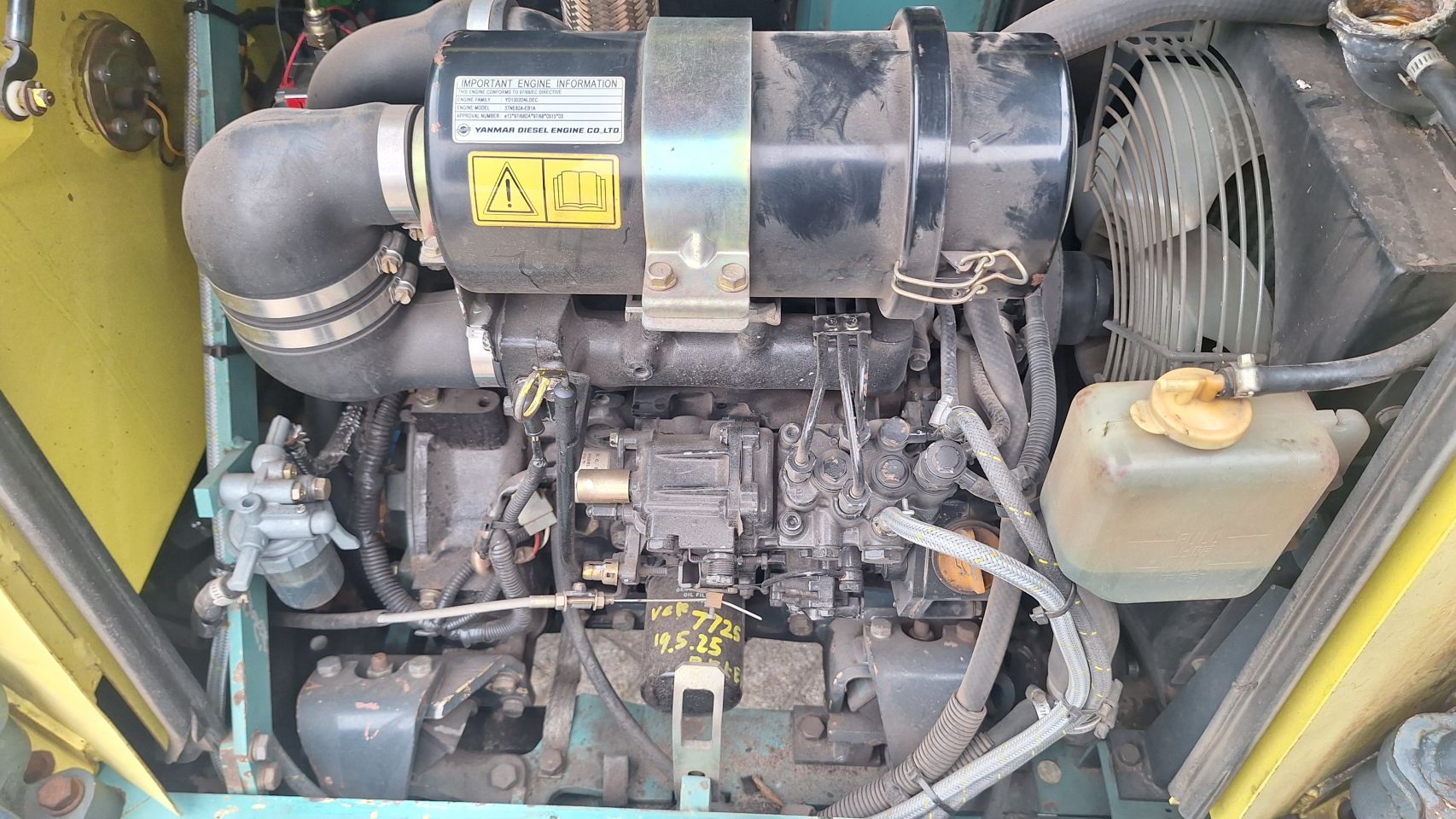 Yanmar B30-V hydr snelwissel met 4 bakken