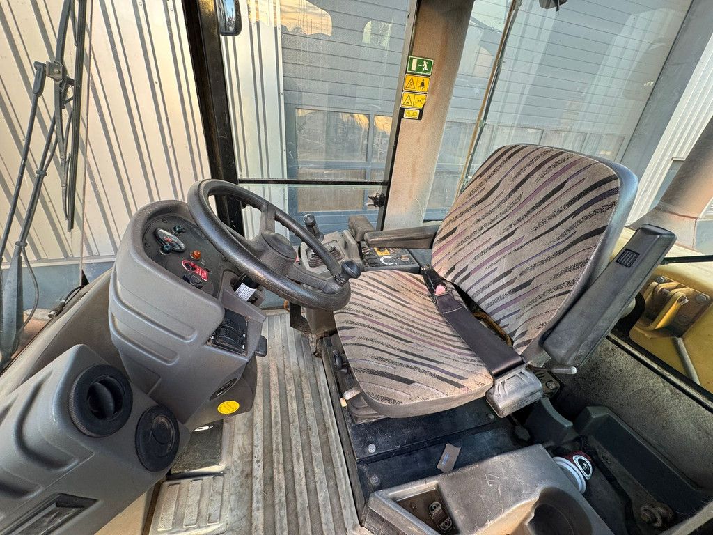 Caterpillar CP76 (19t)