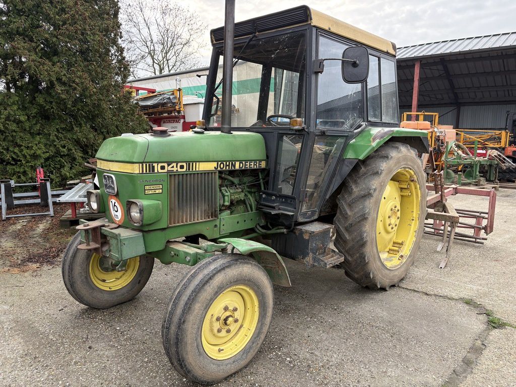 John Deere 1040