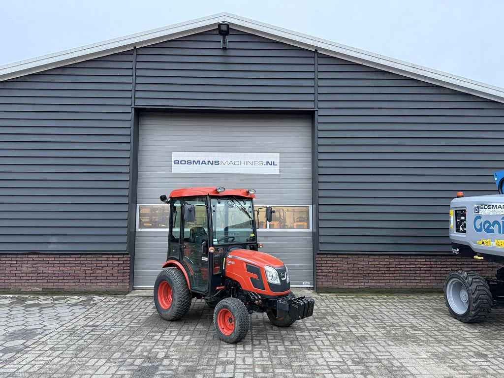 Kioti CK2810 HST minitractor met cabine