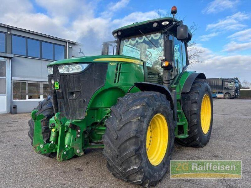 John Deere 7215R