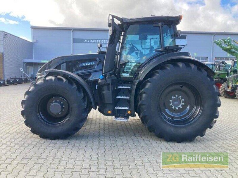 Valtra Q 305 mit Rüfa