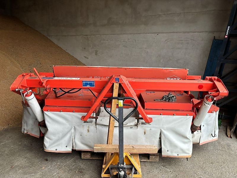 Kuhn Frontmähwerk GMD 702F