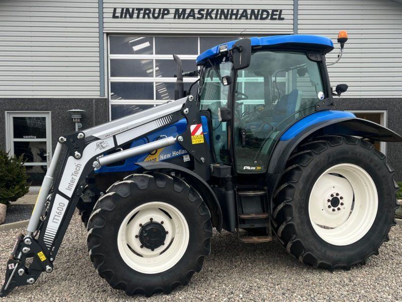 New Holland T6020 Plus, med frontlæsser