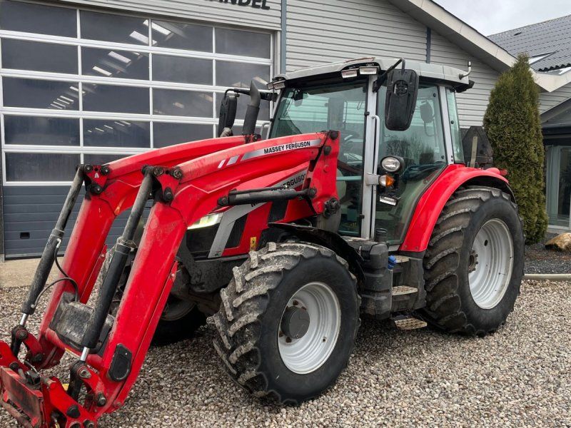Massey Ferguson 5S.125 Dyna4 med frontlæsser