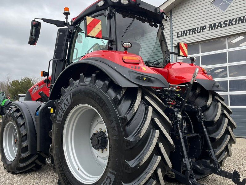 Case IH Magnum 340 CVXDrive AFS Connect Med frontlift og frontpto
