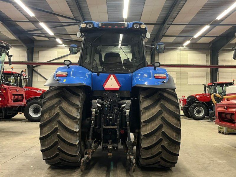 New Holland T8.330