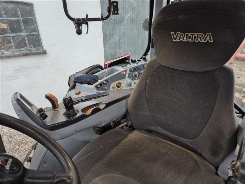 Valtra N174 Versu--  RESEVERET-