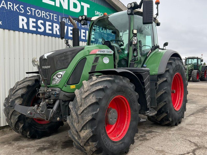 Fendt 724 Vario S4 Profi Plus