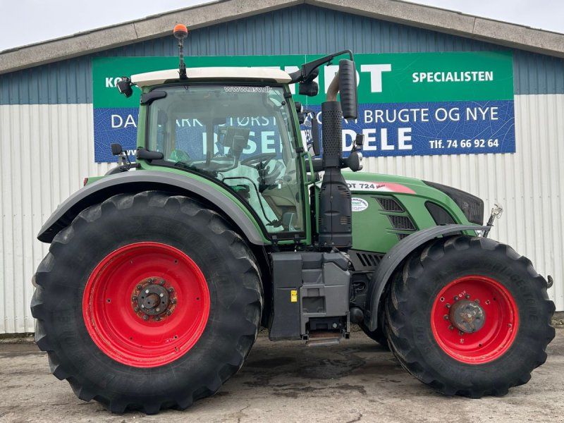 Fendt 724 Vario S4 Profi Plus