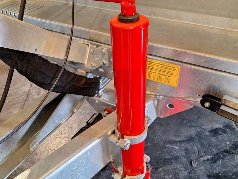 Gruber Stallmiststreuer SM 380T verzinkt