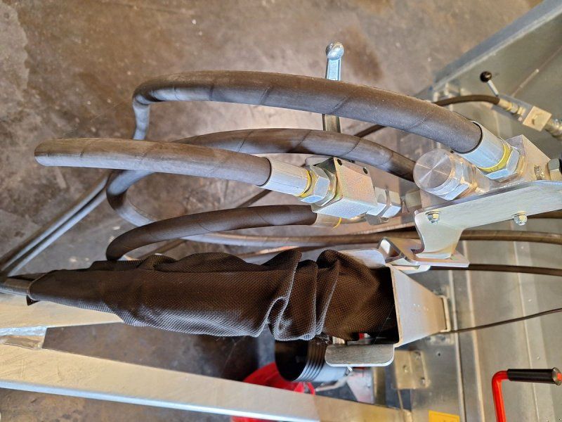 Gruber Stallmiststreuer SM 380T verzinkt