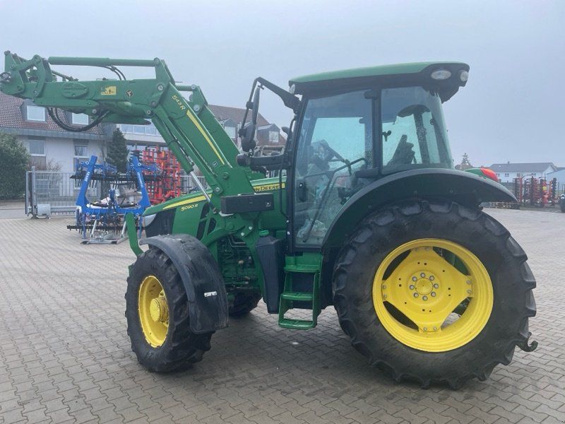 John Deere 5090R