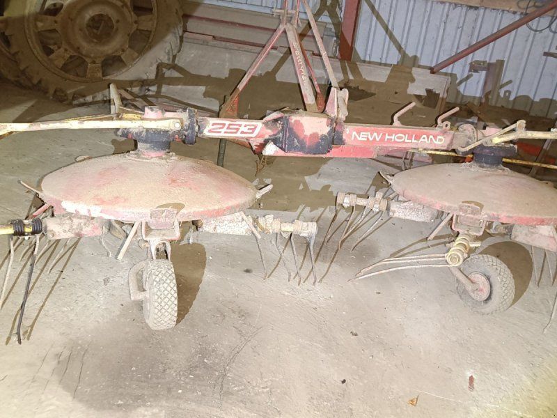 New Holland 253 kombirive