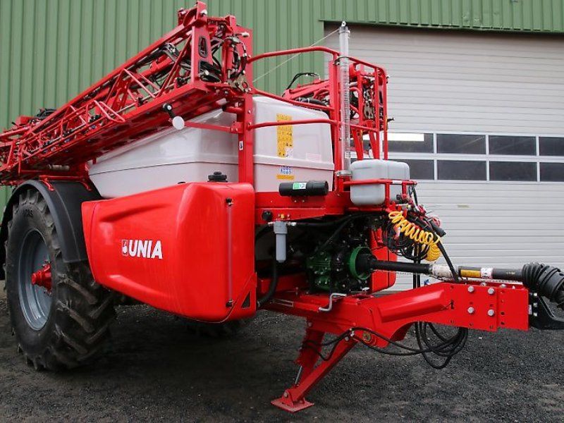Unia Heron 6036 Anhängespritze 6000 L 36 m Gestänge
