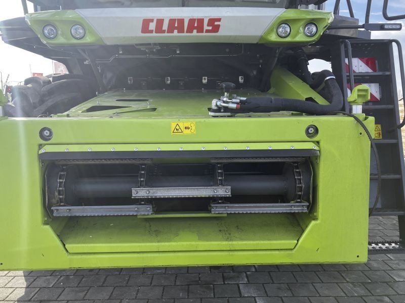 Claas TRION 750 + V770