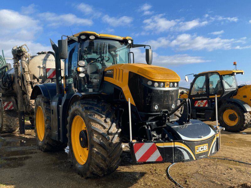 JCB FASTRAC 8330