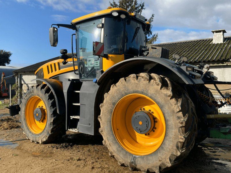 JCB FASTRAC 8330