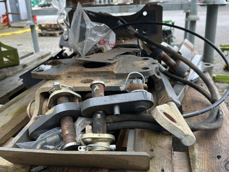 Massey Ferguson M 2 PUH   Hitch