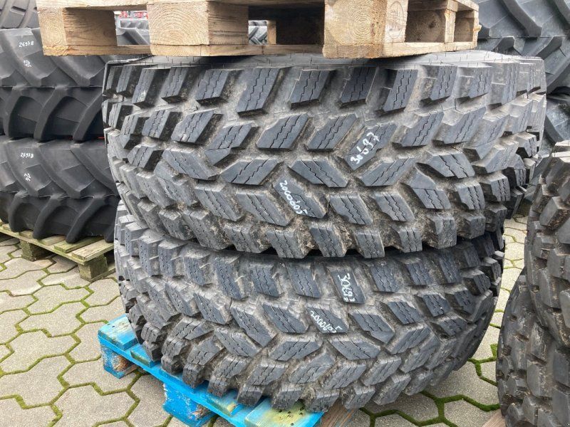 Nokian 2x 440/80 R24 Räder
