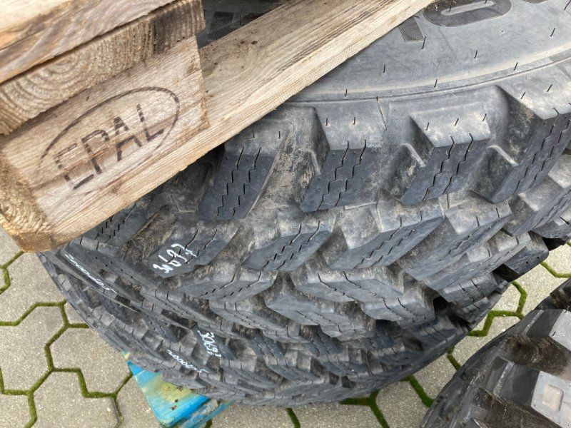 Nokian 2x 440/80 R24 Räder