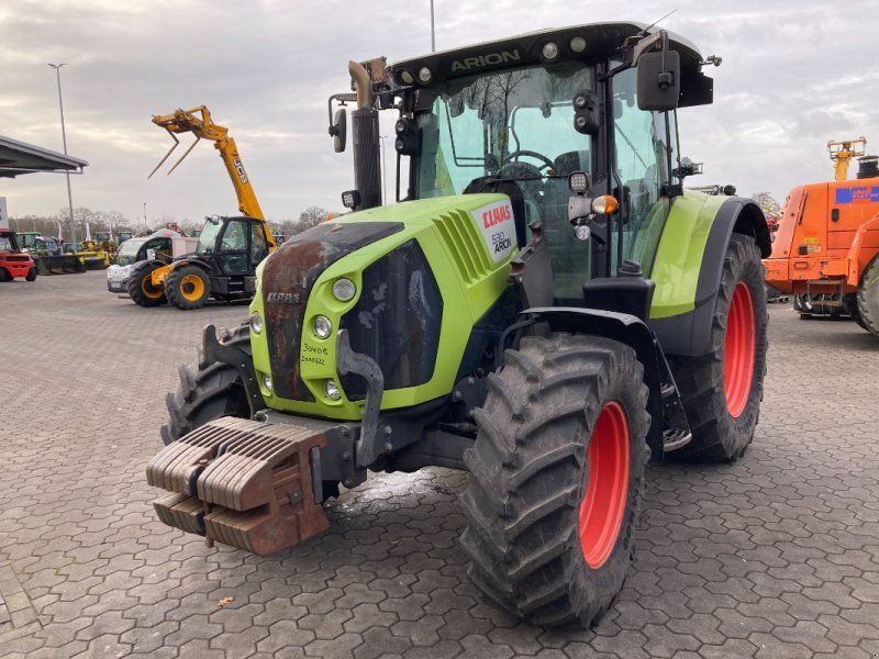 Claas Arion 530