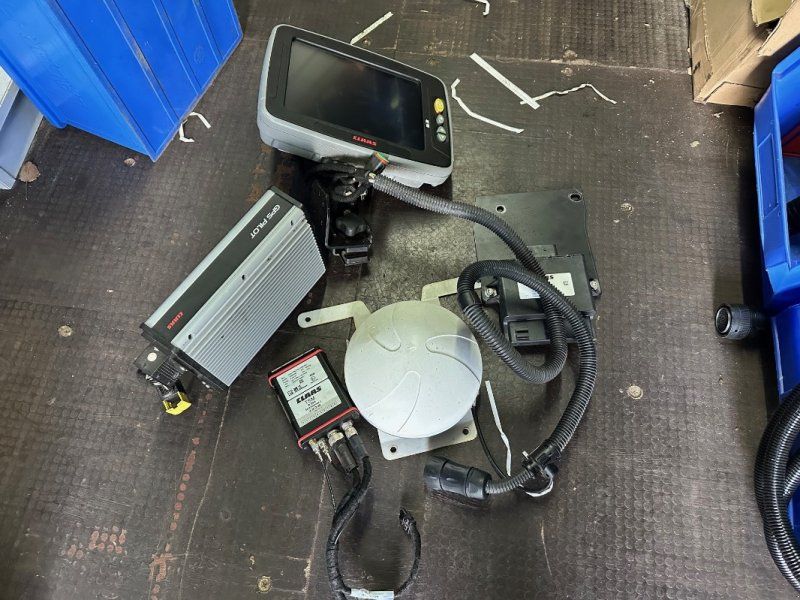 Claas GPS Lenksystem mit S 10 Terminal
