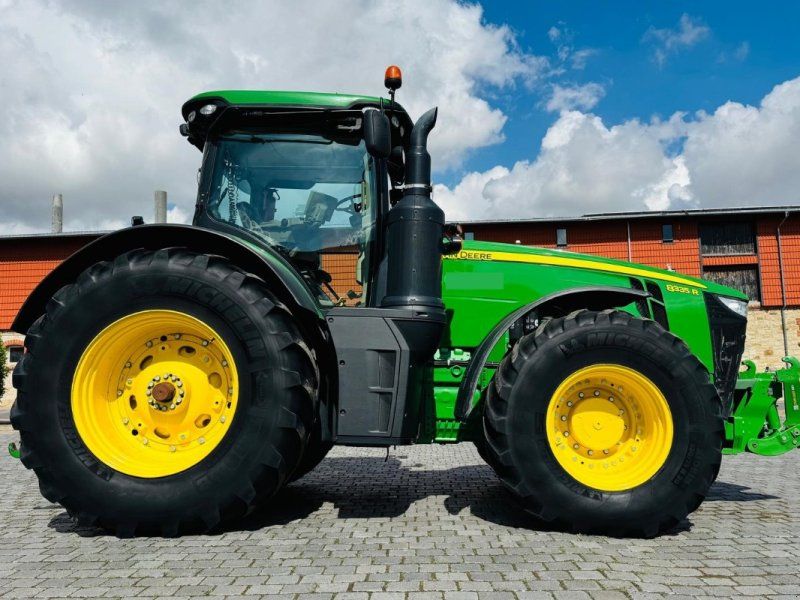 John Deere 8270R