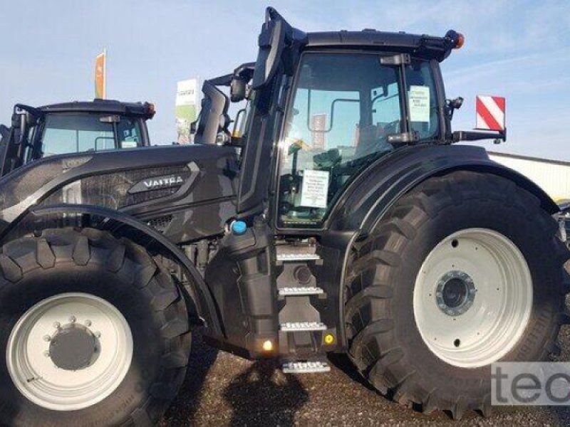 Valtra Q245
