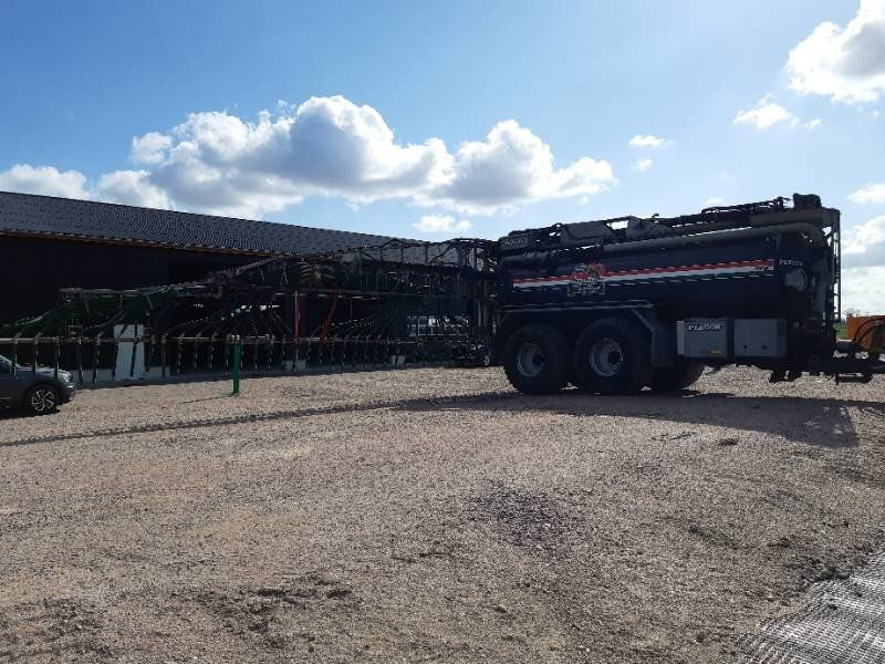 Peecon EUR-200 mit Turbokranarm (Kaweco)